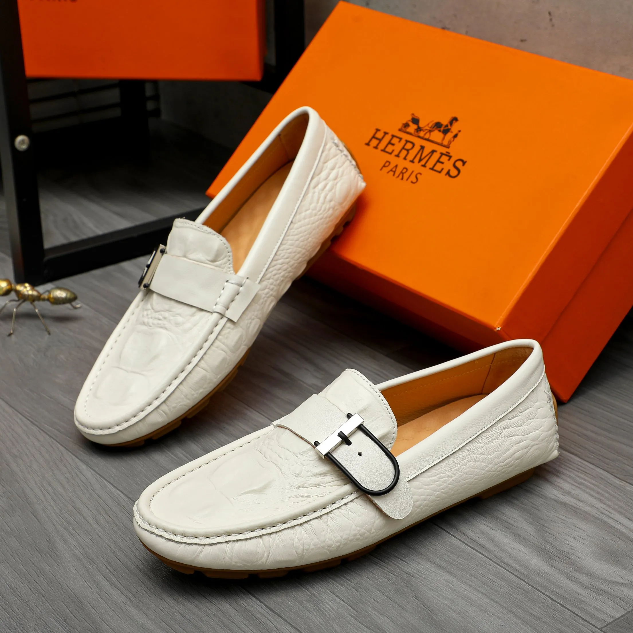 P380 Product trademark: HERMES "Hermes" casual slip-on men's shoes Regular size: 38-44 Product material: Selected crocodile pattern cowhide upper, pigskin lining, rubber outsole